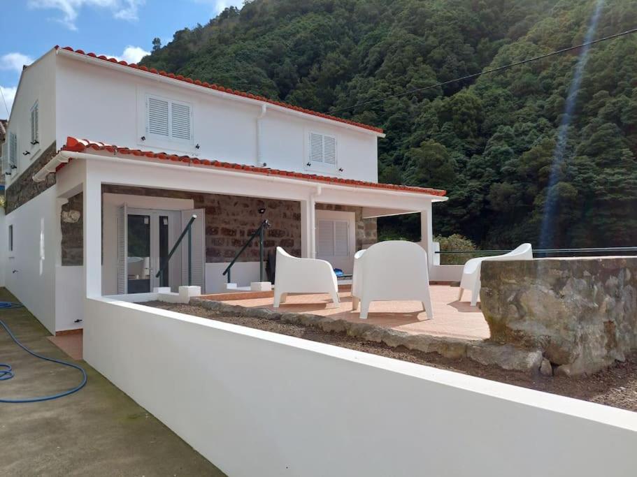 Villa Casa Do Sanguinho Faial da Terra Exterior foto